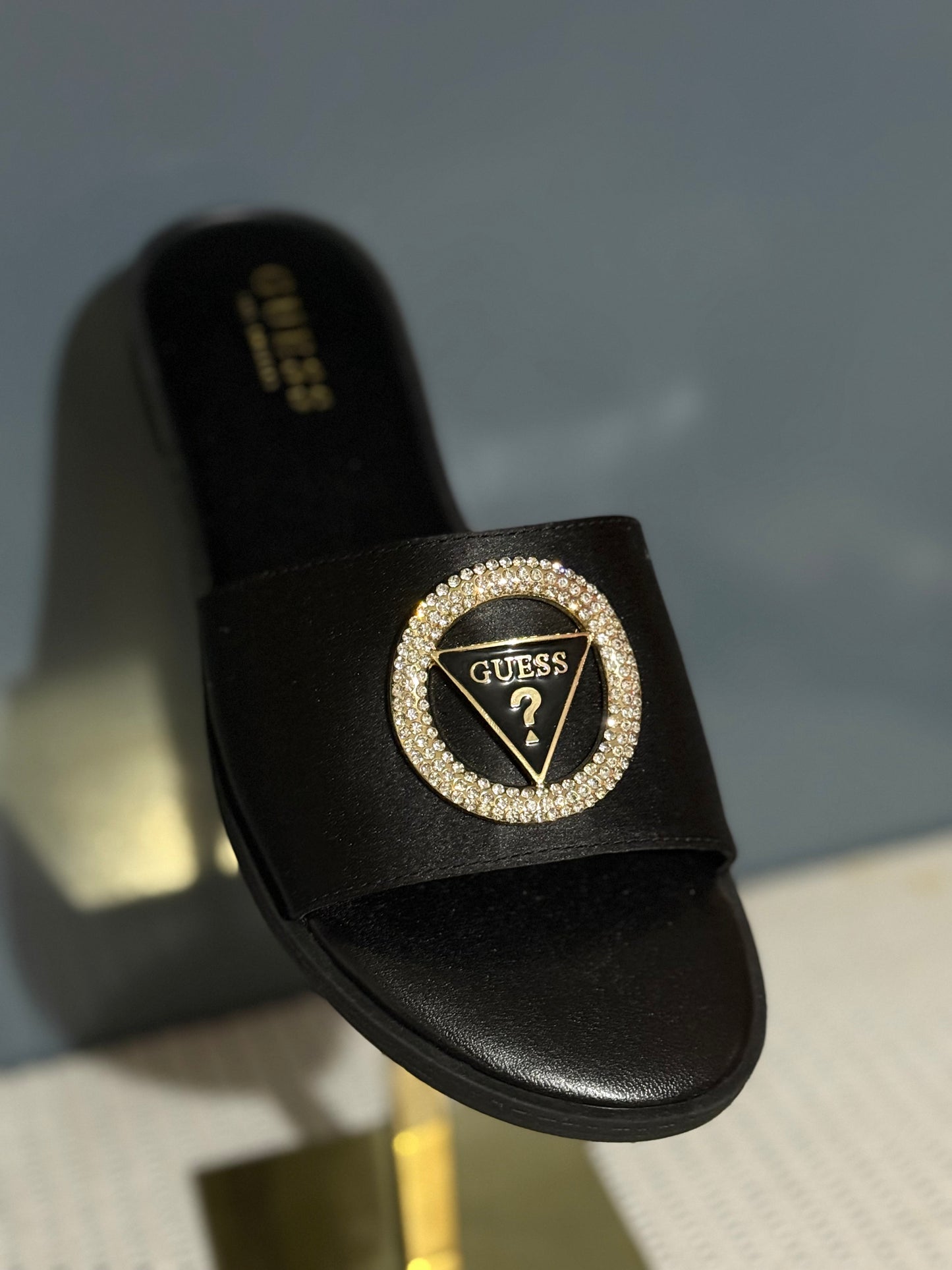 Sandalias Guess Color Negro