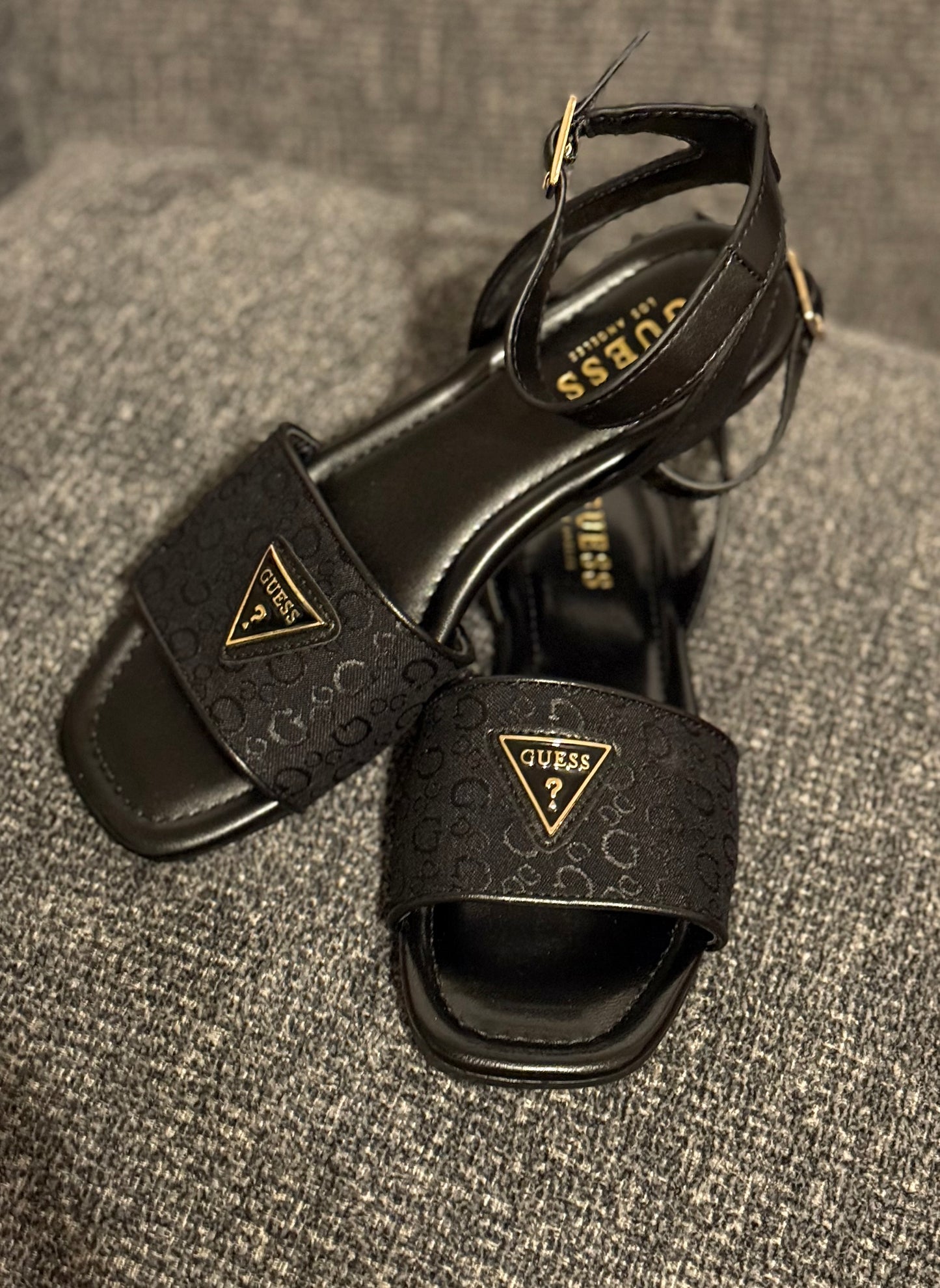 Sandalias Guess