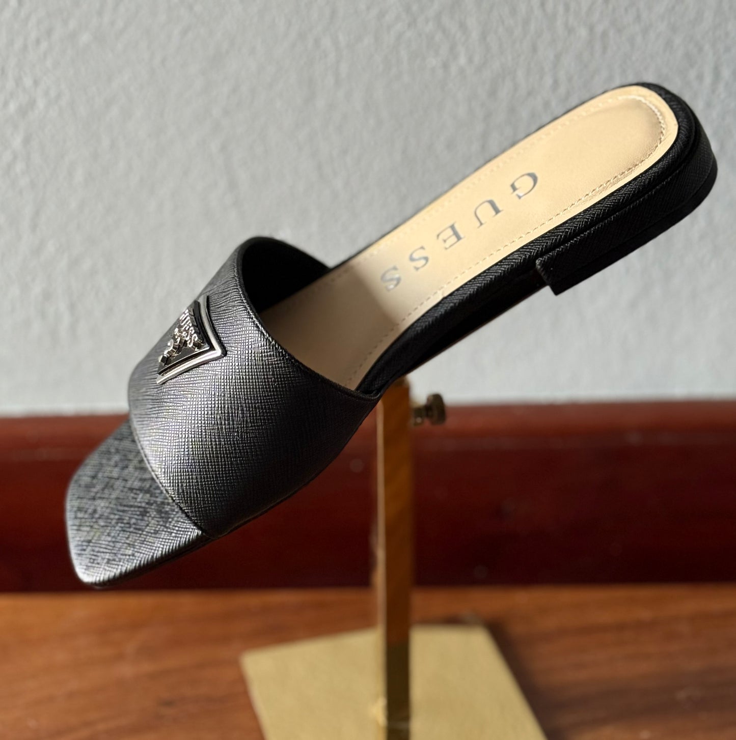 Sandalias Guess